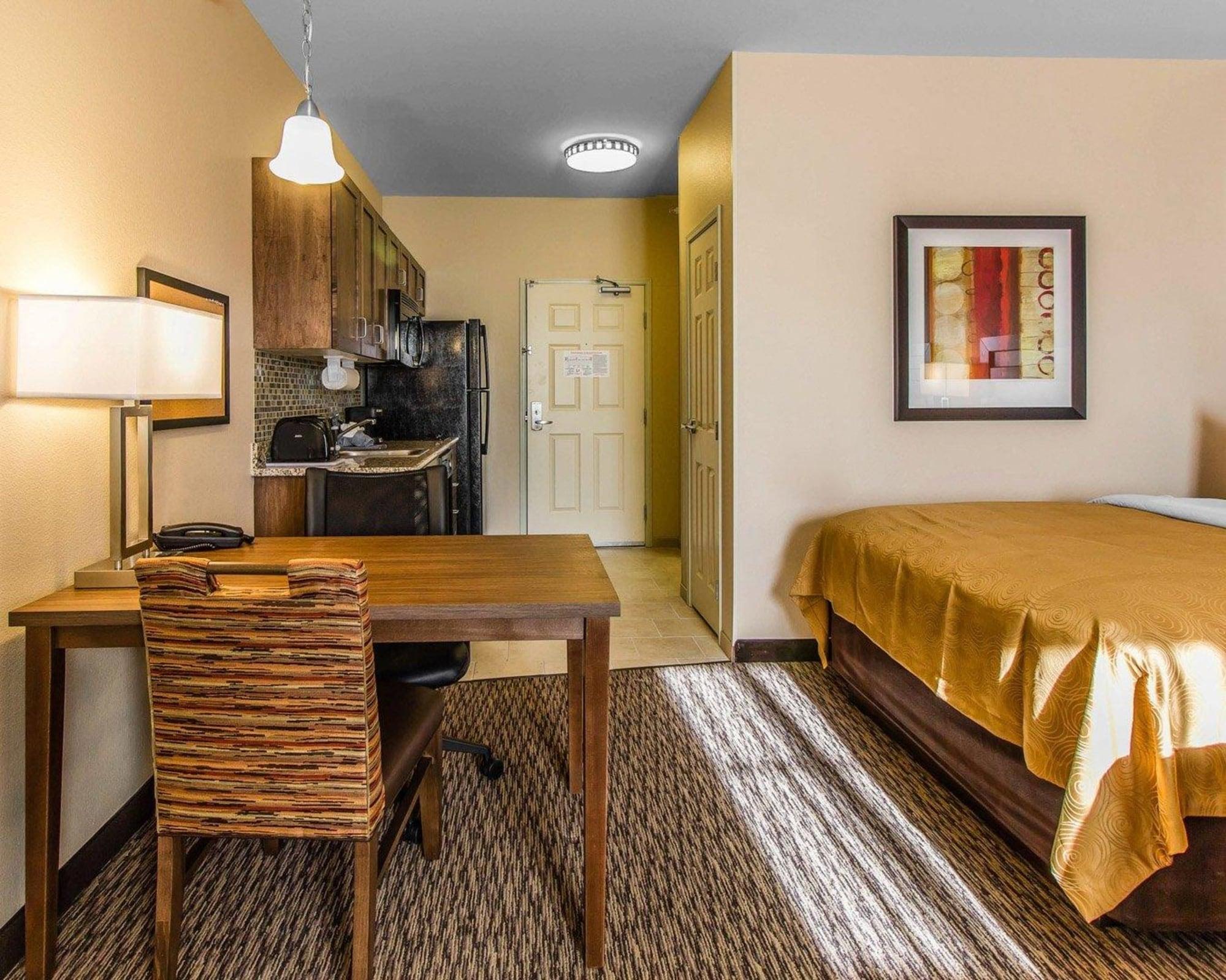 Mainstay Suites Watford City - Event Center Kültér fotó