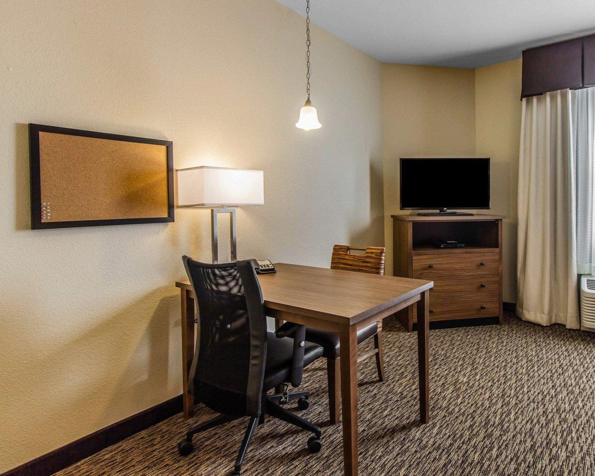 Mainstay Suites Watford City - Event Center Kültér fotó