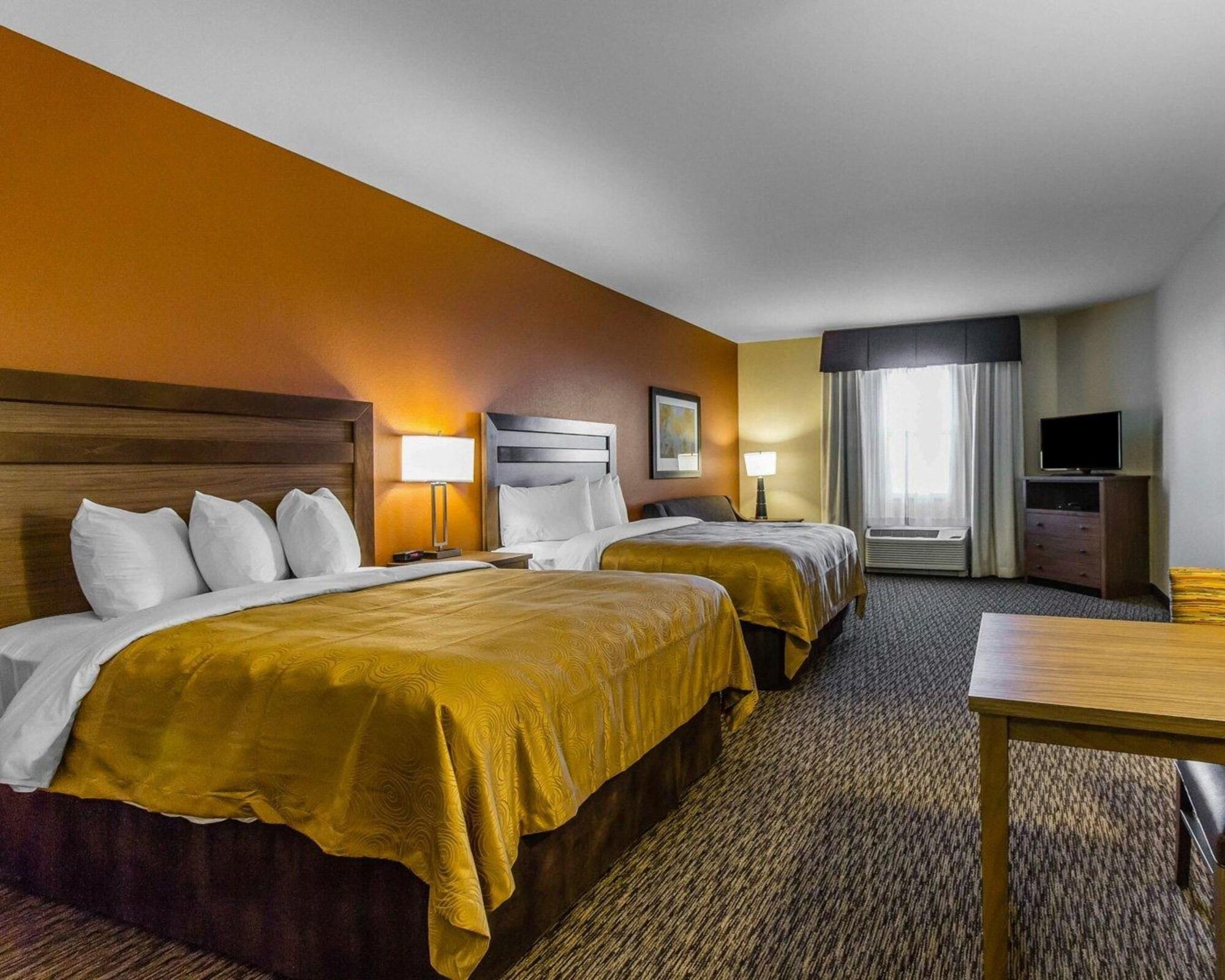 Mainstay Suites Watford City - Event Center Kültér fotó