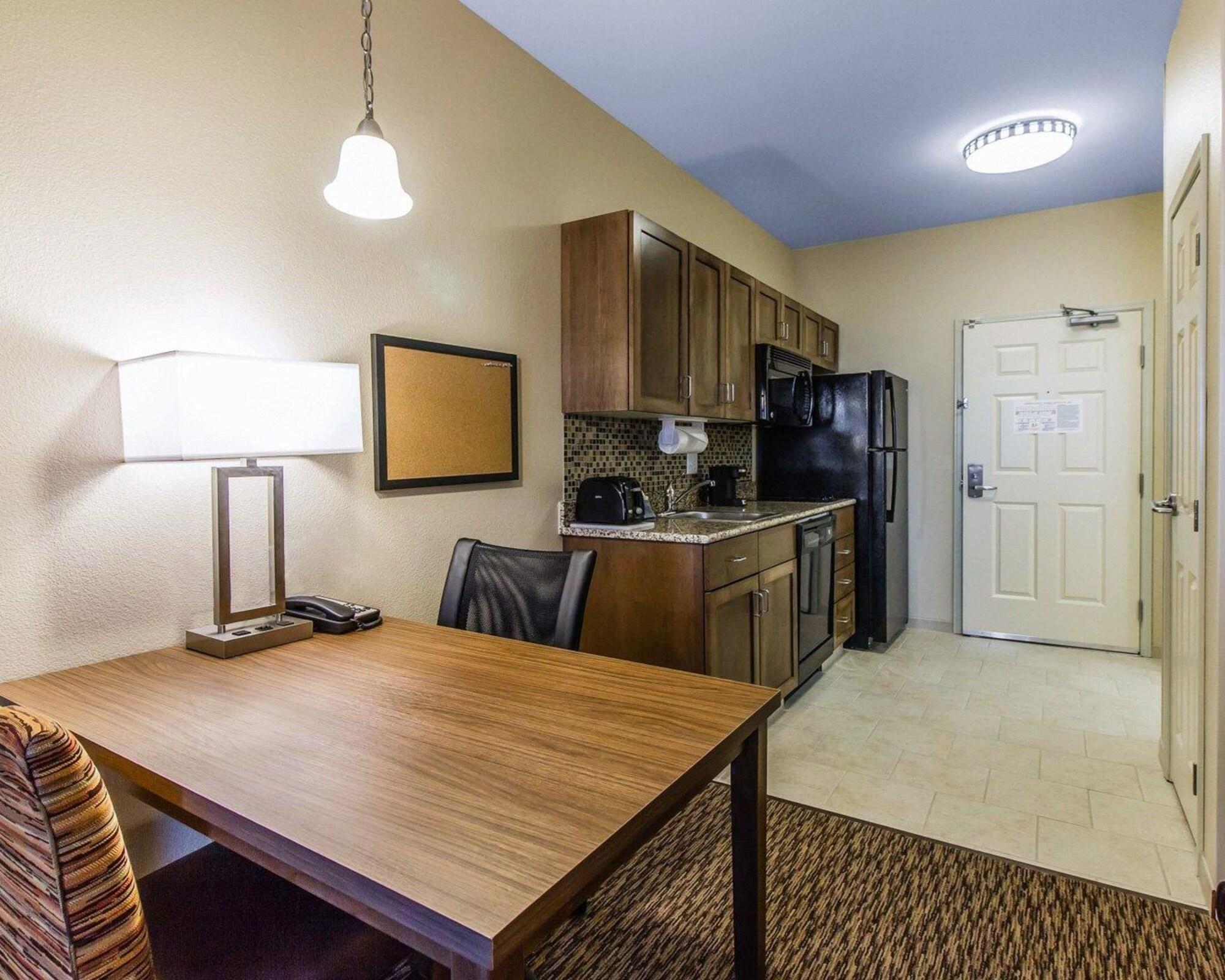 Mainstay Suites Watford City - Event Center Kültér fotó
