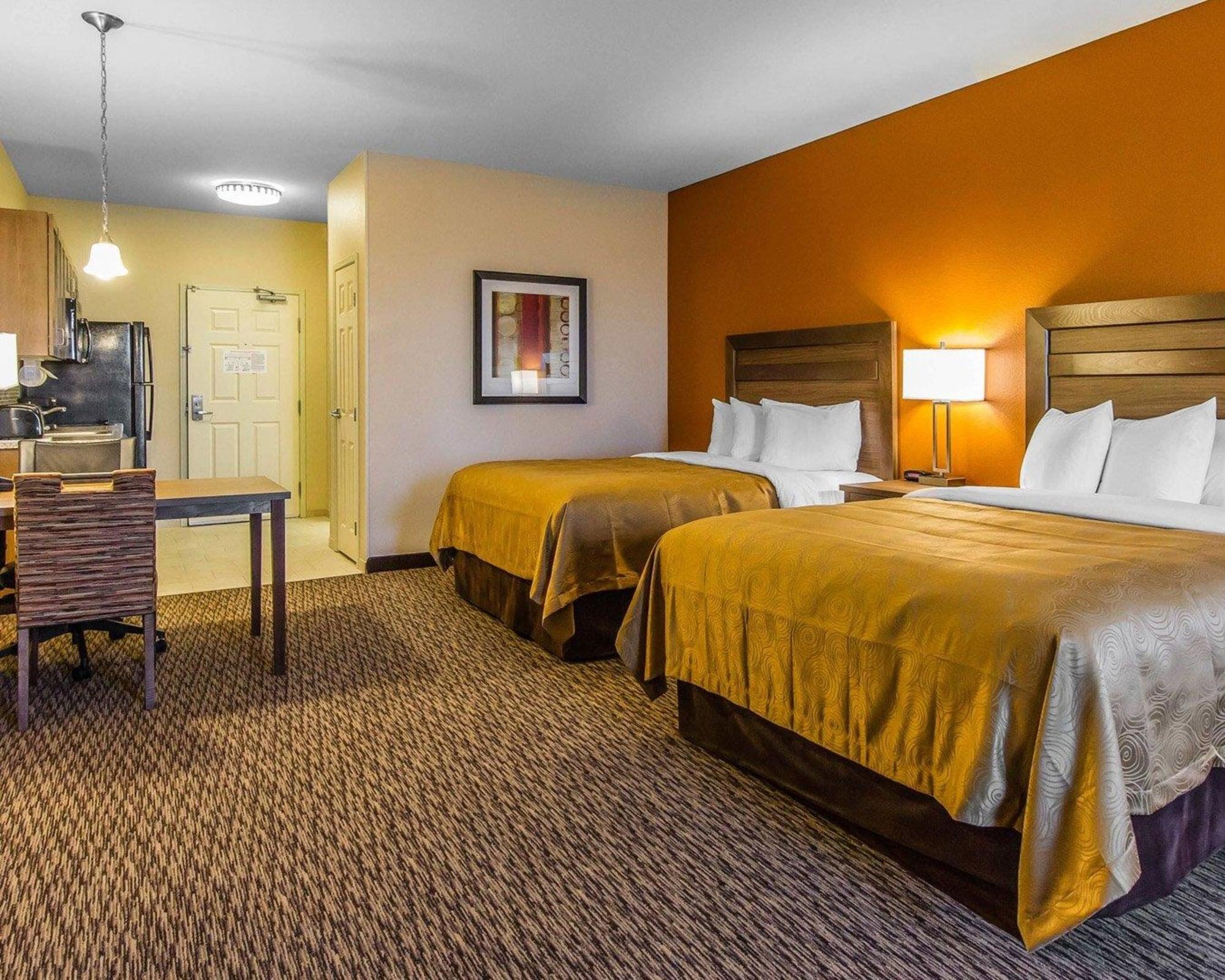 Mainstay Suites Watford City - Event Center Kültér fotó