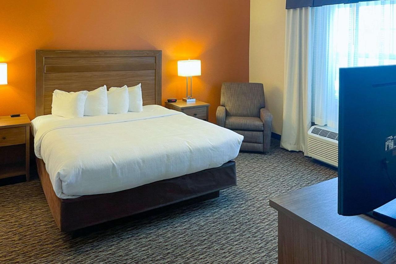 Mainstay Suites Watford City - Event Center Kültér fotó