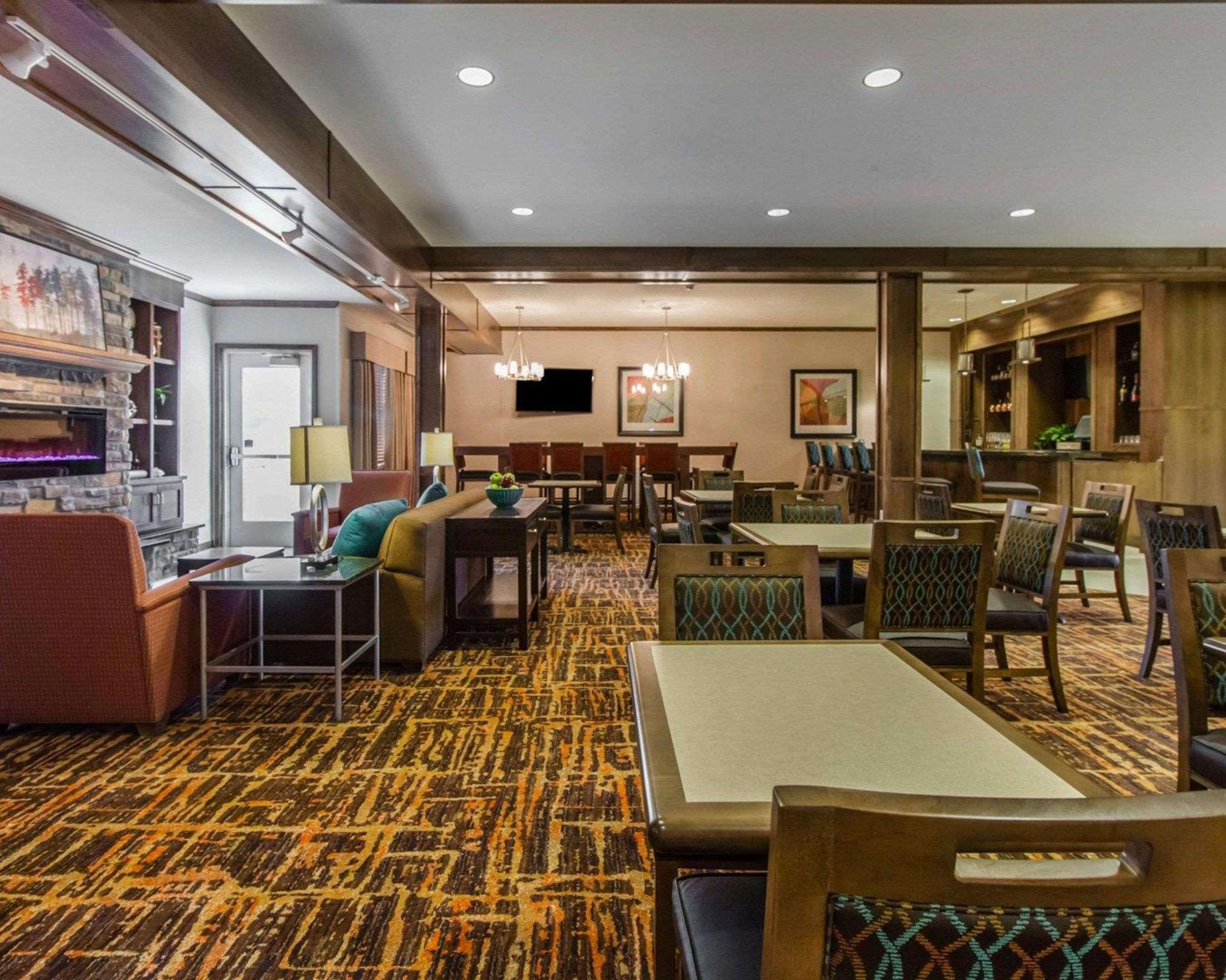 Mainstay Suites Watford City - Event Center Kültér fotó