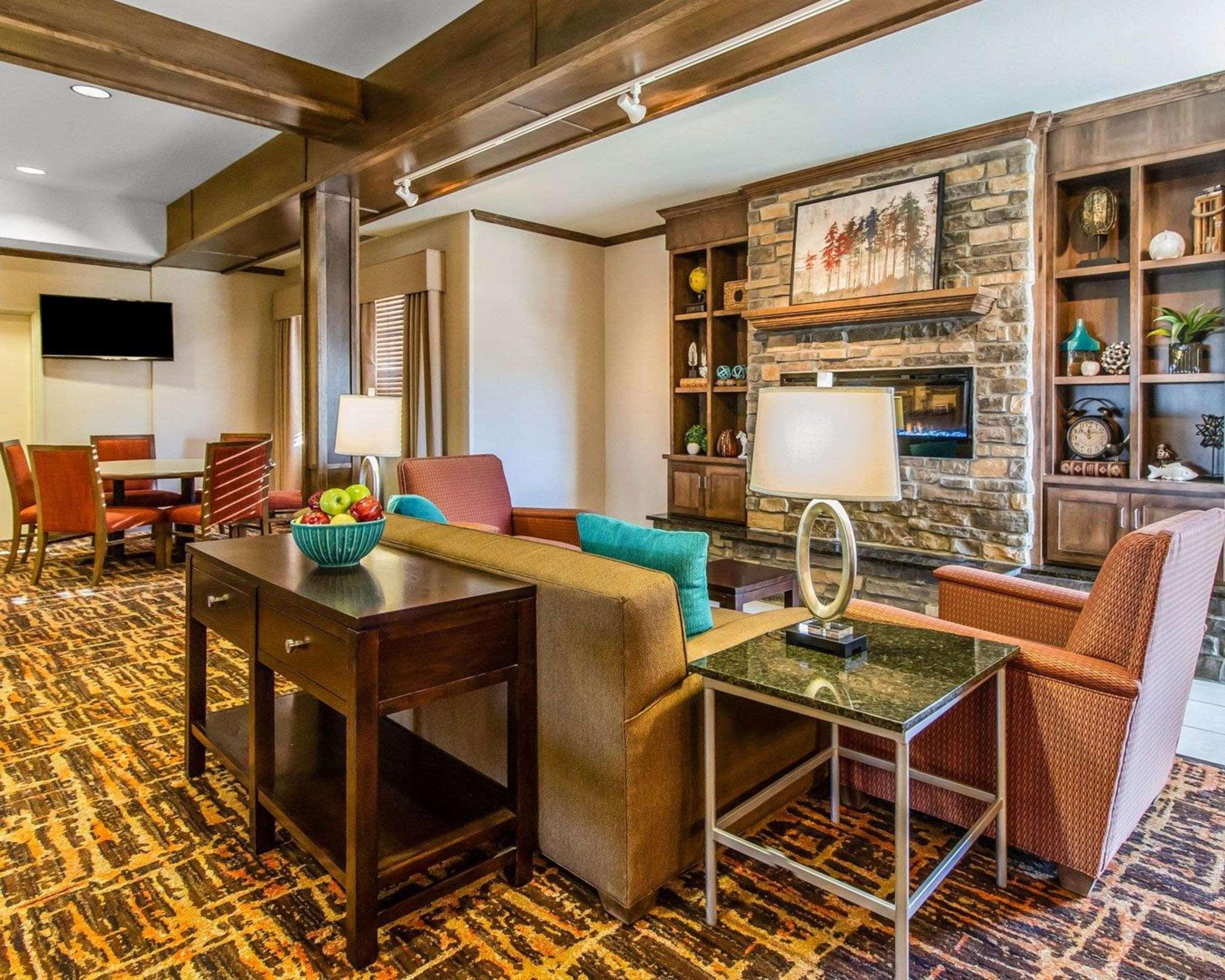 Mainstay Suites Watford City - Event Center Kültér fotó