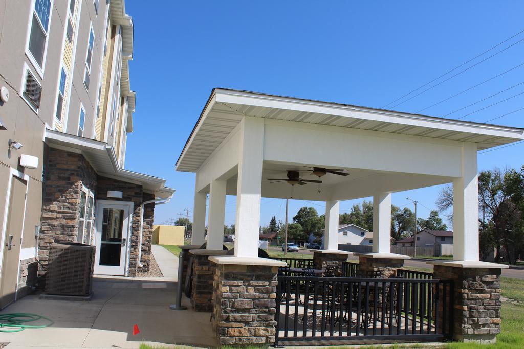 Mainstay Suites Watford City - Event Center Kültér fotó